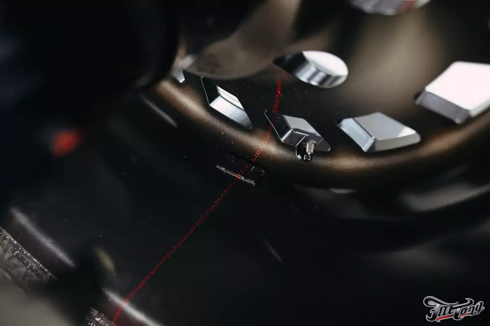 Кованые диски с бедлоками для RAM 1500 и фирменный шиномонтаж на стендах Hunter